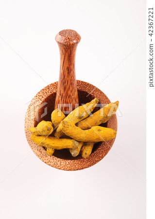 dry turmeric root dry turmeric root 42367221