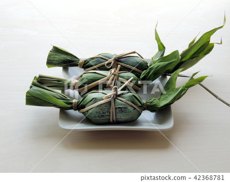 Bamboo dumpling 42368781