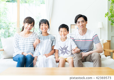 年輕的家庭 42369573