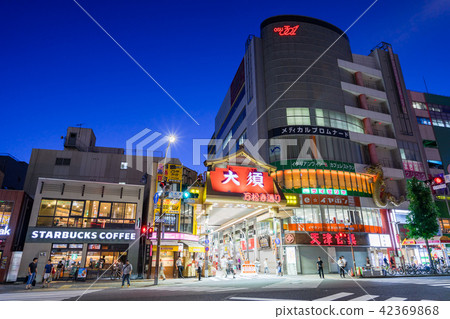 名古屋中區Osou Manzamazona街Manzamazono交叉口城市天窗夜景 名古屋中區Osou Manzamazona街Manzamazono交叉口城市天窗夜景 42369868