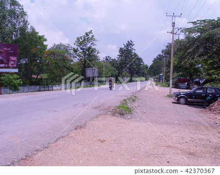 Trunk road (Nyaung Shwe, Inle lake side / Myanmar) Trunk road (Nyaung Shwe, Inle lake side / Myanmar) 42370367