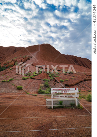 烏魯魯（艾爾斯岩）的登山口 42374044