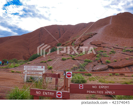 烏魯魯（艾爾斯岩）的登山口 42374045