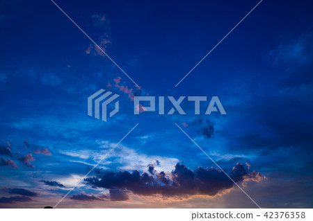 Summer sky and clouds, sunsets (3: 2) 42376358