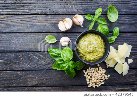 Classic pesto sauce Classic pesto sauce 42379545