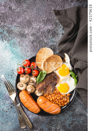 Full English breakfast Full English breakfast 42379616