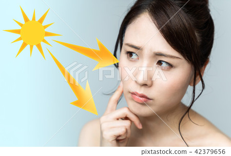 Women's sunburn image 42379656
