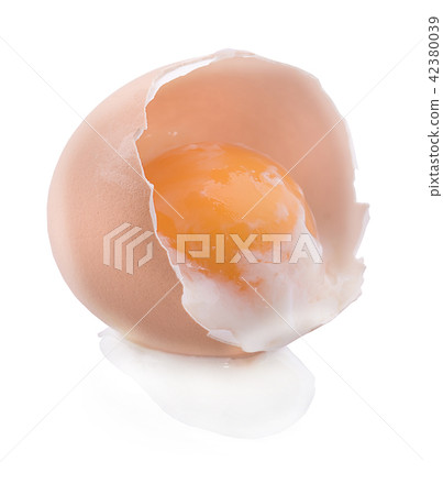 Boiled eggs, mineral water 42380039