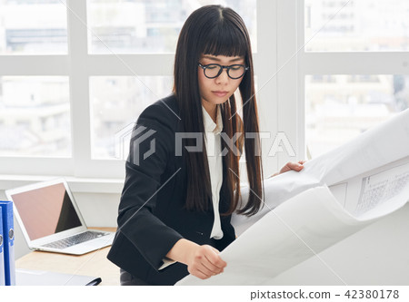 Business woman Business woman 42380178