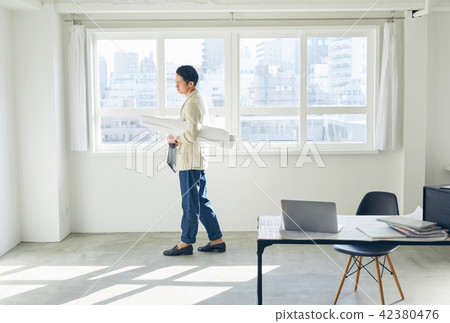 Creative businessman 42380476