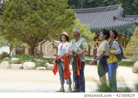 Senior Travel 42380629