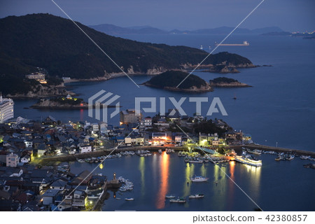 Night view of Konoura (Fukuyama city, Hiroshima prefecture) Night view of Konoura (Fukuyama city, Hiroshima prefecture) 42380857