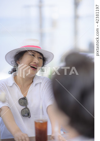 高級旅行 42381197