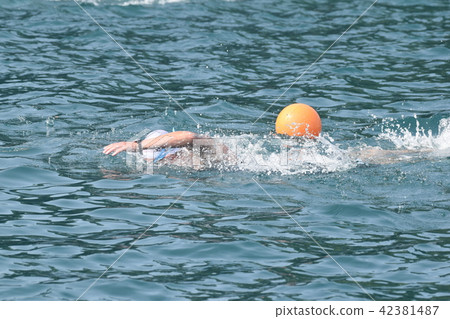 triathlon triathlon 42381487