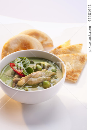 green curry with roti 42381641