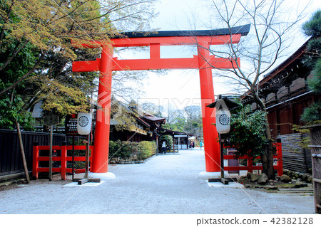 [Kyoto] Shimogamo Shrine West Exit Torii 42382128