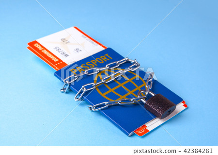 passport is locked. Prohibition of entry and exit 42384281