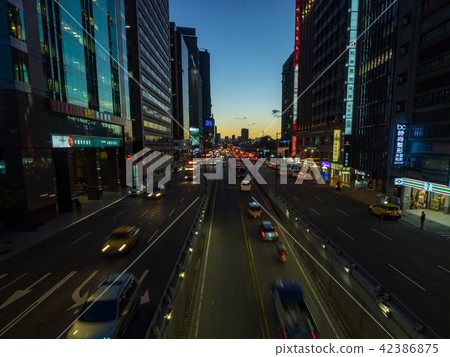 Sunset over modern office buildings in taipei Sunset over modern office buildings in taipei 42386875