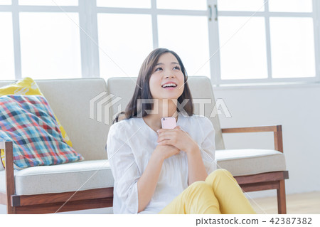 年輕婦女,肖像,智能手機 年輕婦女,肖像,智能手機 42387382