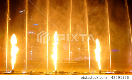 SINGAPORE - APR 2nd 2015:The Light, Water and Sound Show Wonderful at Marina Bay Sands at night 42391556
