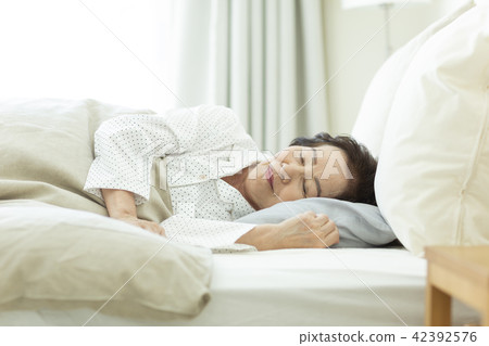 高級女性床 42392576