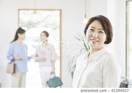 Cafe, Friends, Middle-aged, Korean 42394027