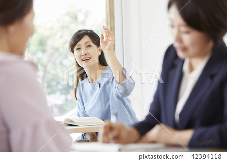 Cafe, Middle-aged, Korean 42394118