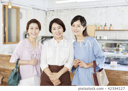 Cafe, Friends, Middle-aged, Korean 42394127