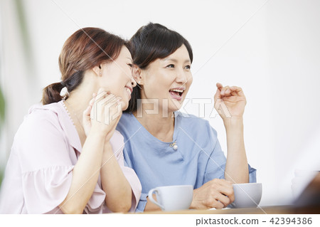 Cafe, Friends, Middle-aged, Korean 42394386