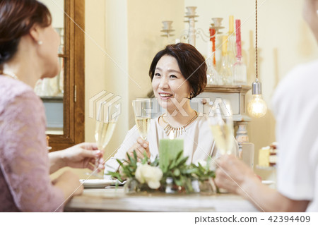 Life, Party, Friends, Middle-aged, Korean 42394409