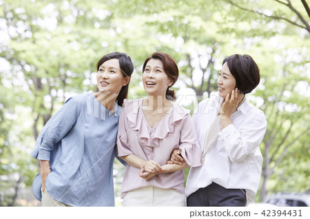 Life, Park, Friends, Middle-aged, Korean Life, Park, Friends, Middle-aged, Korean 42394431