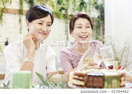 Life, Party, Friends, Middle-aged, Korean 42394462