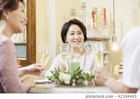 Life, Party, Friends, Middle-aged, Korean 42394483