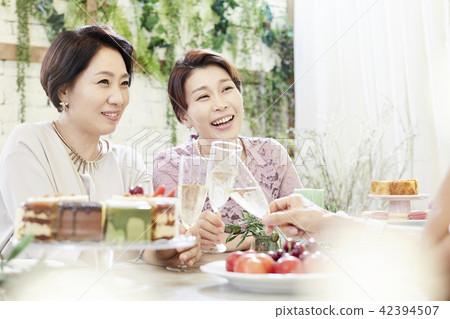 Life, Party, Friends, Middle-aged, Korean 42394507