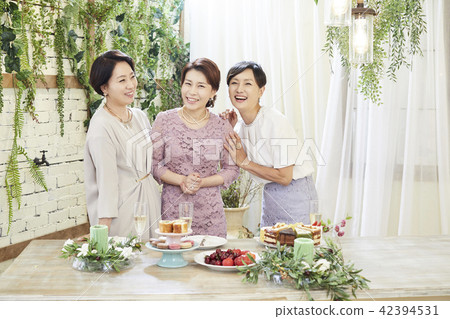 Life, Party, Friends, Middle-aged, Korean Life, Party, Friends, Middle-aged, Korean 42394531