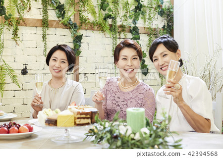 Life, Party, Friends, Middle-aged, Korean Life, Party, Friends, Middle-aged, Korean 42394568