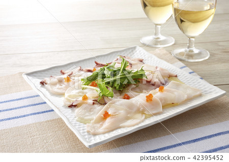 Octopus carpaccio (octopus carpaccio) Octopus carpaccio (octopus carpaccio) 42395452