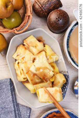 Egg pancake /  Chinese omelet  42400776