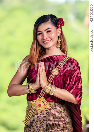 Young Woman in Thai Traditional Dress King Rama 1 42401090