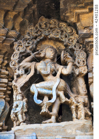 Carved figure of a Sundari, beautiful lady, Belur Carved figure of a Sundari, beautiful lady, Belur 42401288