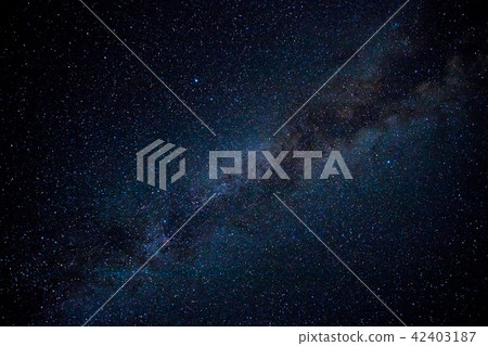 Milky way over Milky way over 42403187