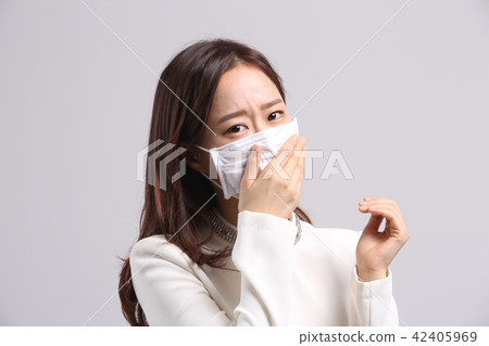 Asian young woman, beauty facial expression, fine dust, mask, nose cold 42405969