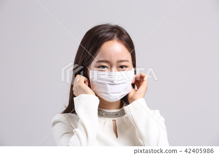 亞洲的年輕女子，美容面部表情，細塵，面膜，鼻子感冒 42405986