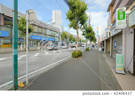 Shopping district in front of Azamino station 42406437