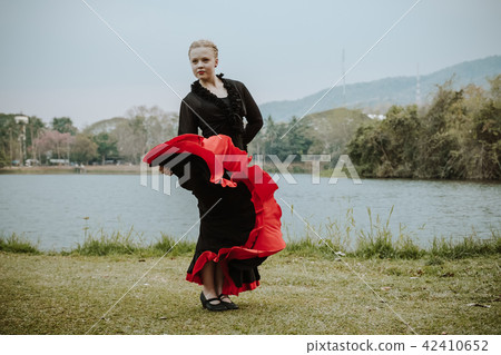 Beautiful Teenager girl dancing flamenco 42410652