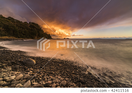 Dusk of Manazuru Peninsula Shobuura coast 42411516