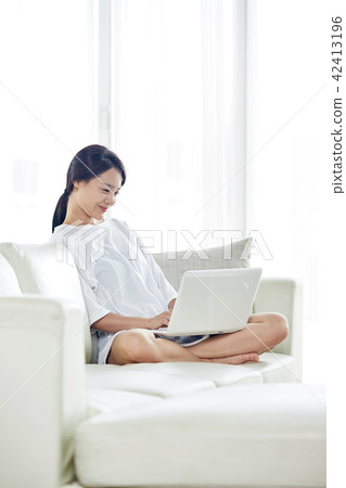 Single Life Telecommuting Single Life Telecommuting 42413196