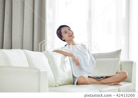 Single Life Telecommuting Single Life Telecommuting 42413200