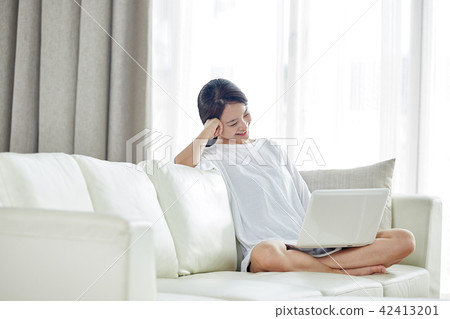 Single Life Telecommuting Single Life Telecommuting 42413201