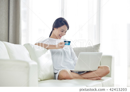 Single Life Telecommuting 42413203